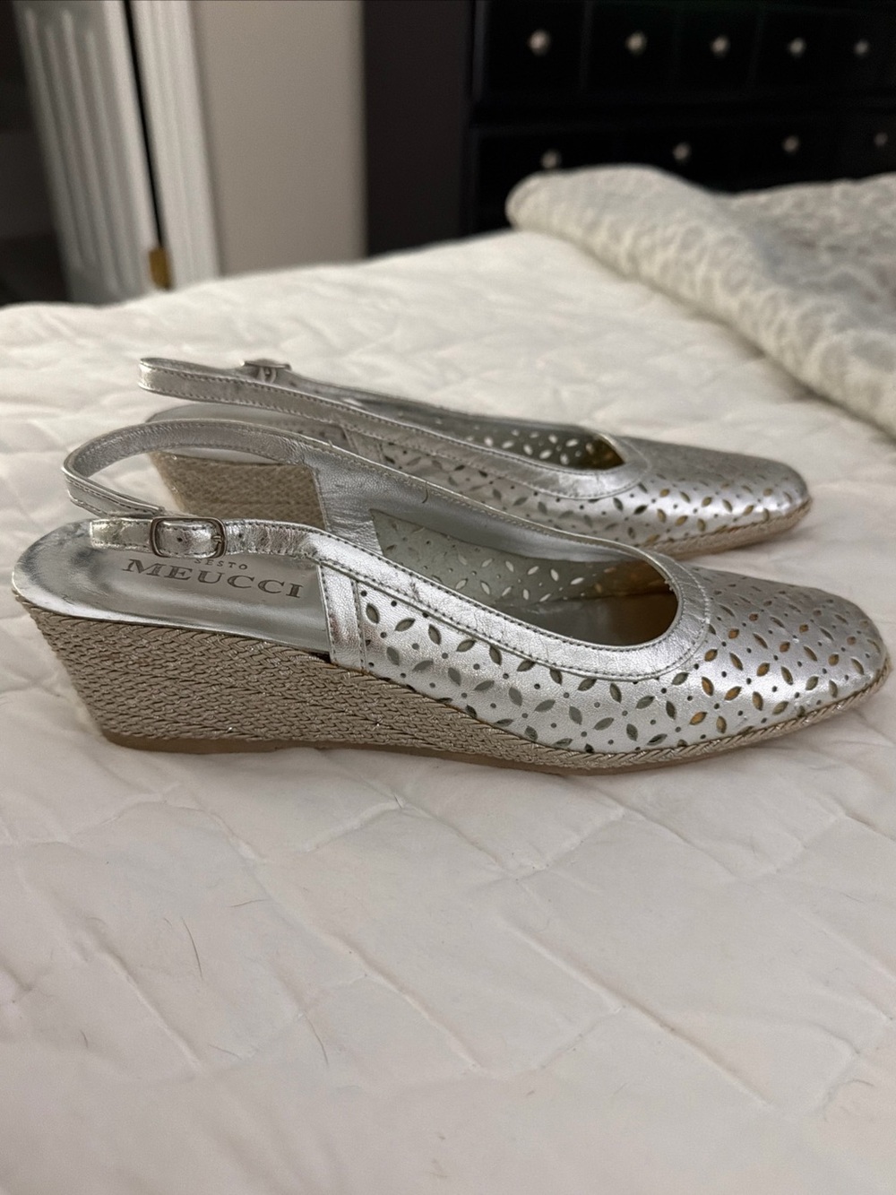 $168 Sesto Meucci metallic silver laser-cut wedge slingback Heels Made Italy 7.5